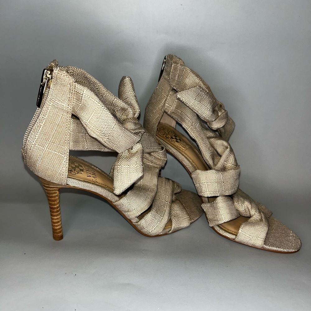 NWOT Vince camuto chania beige sandals